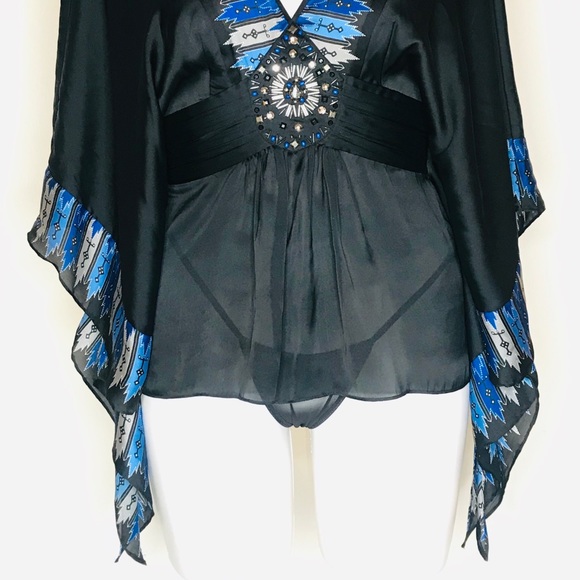 Black and blue blouse - Picture 3 of 5